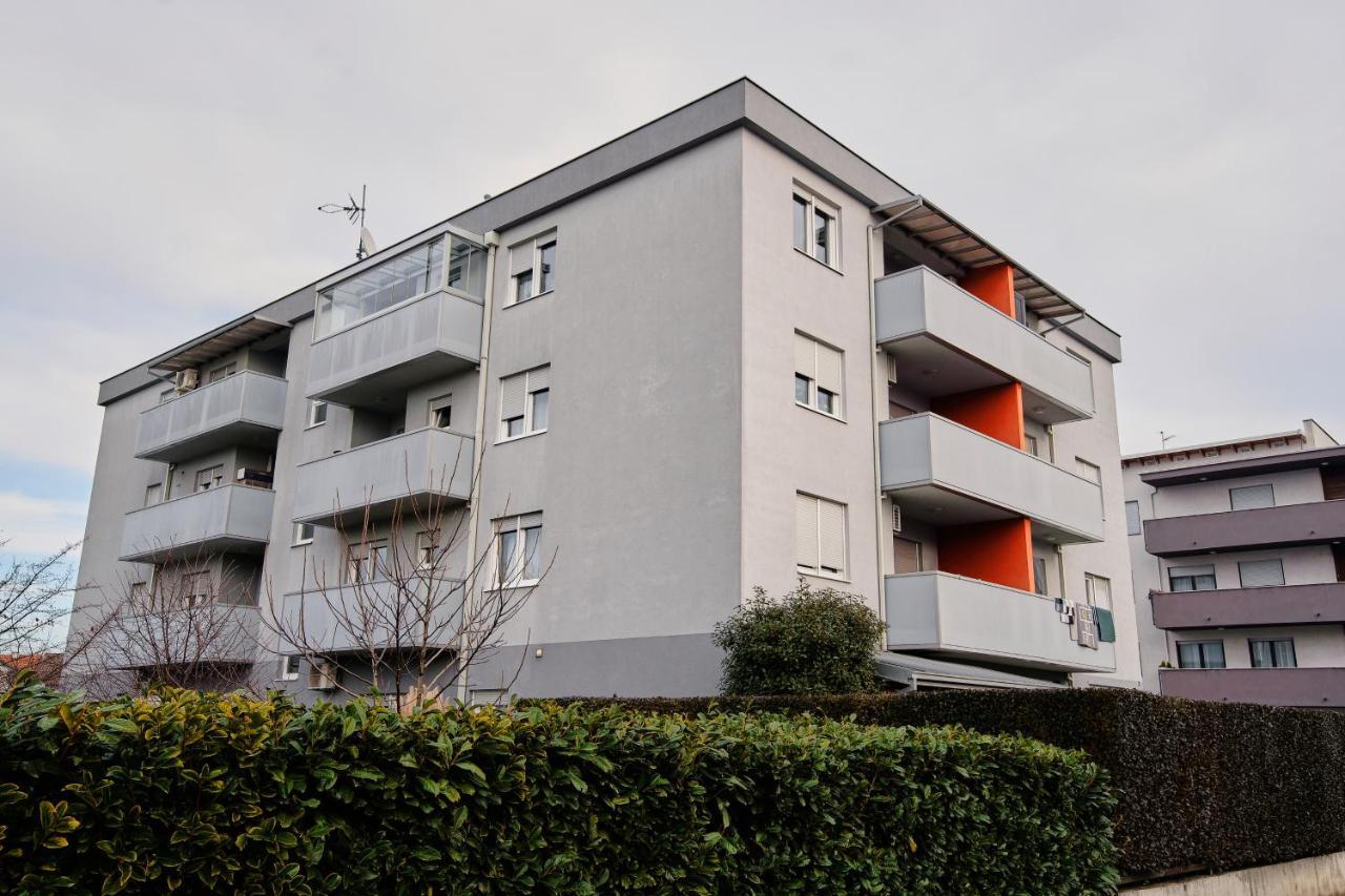 Lovely Apartment Mira Near Airport Zagreb Velika Gorica Luaran gambar