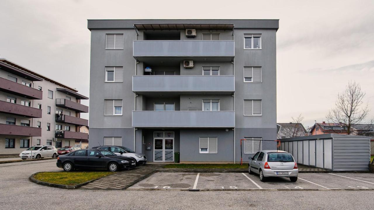Lovely Apartment Mira Near Airport Zagreb Velika Gorica Luaran gambar